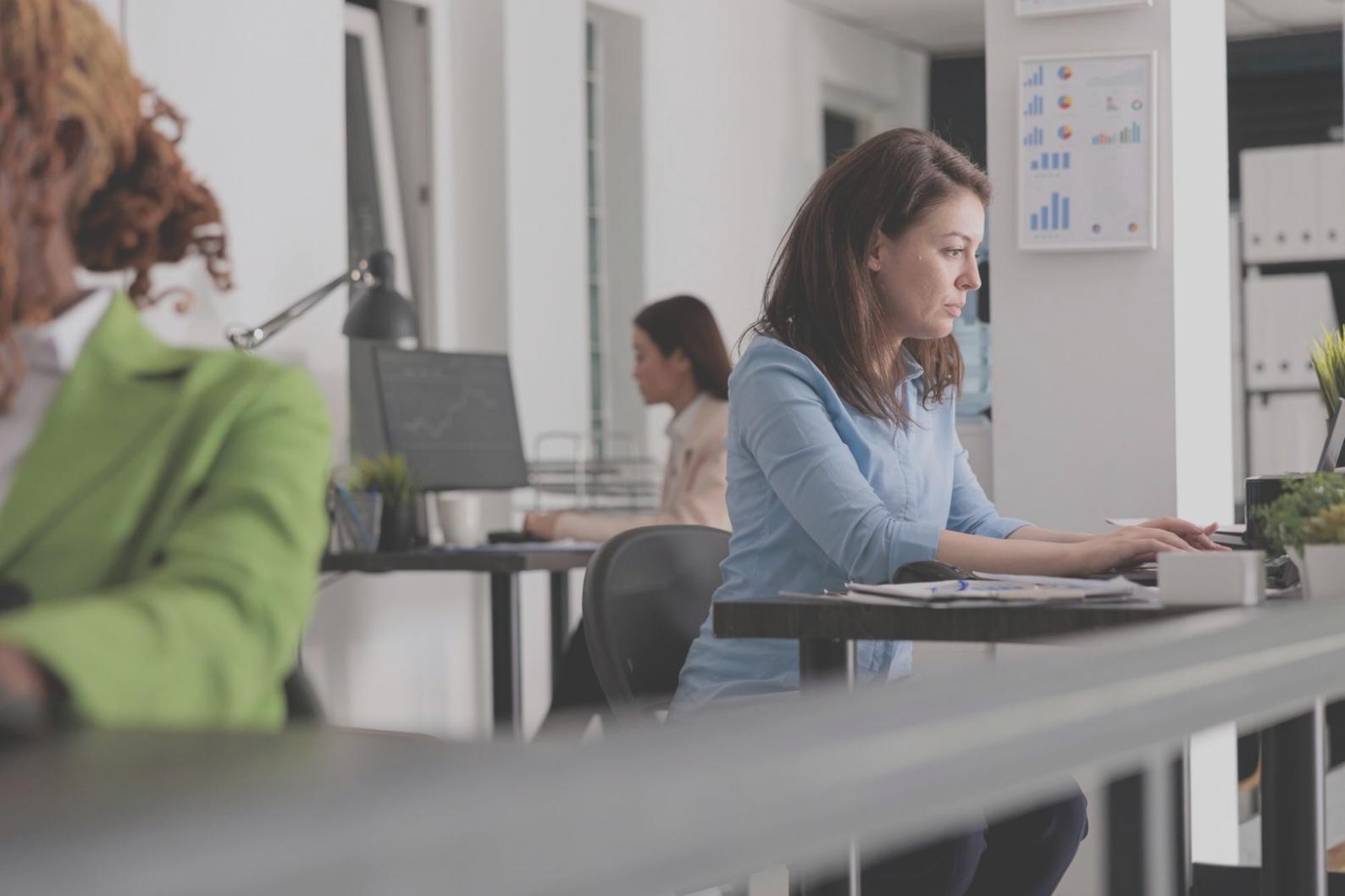 Ambiente di lavoro organizzato che rappresenta il metodo strutturato di coaching